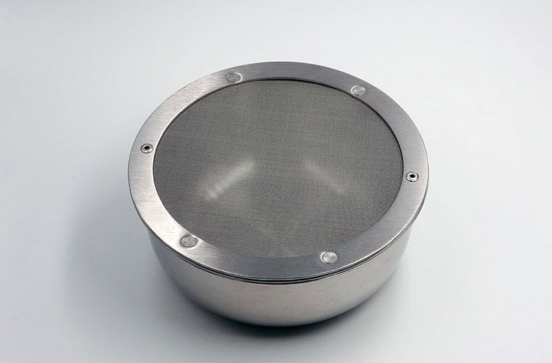 Graft Cleaning Station used during Hair Transplant Treatment